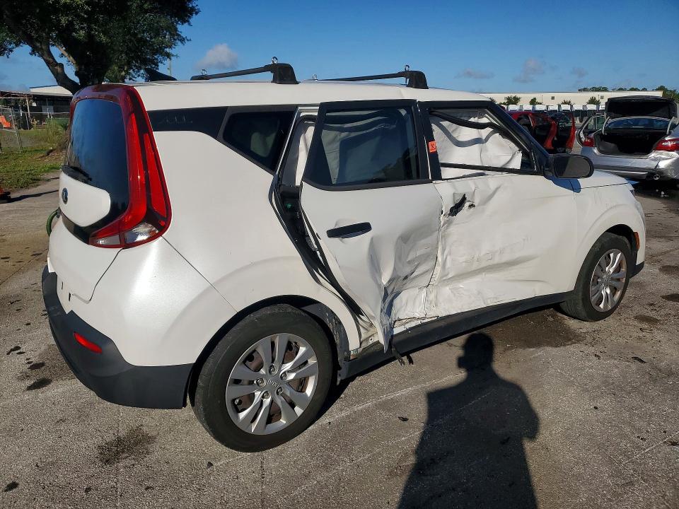 Фото 3 с аукциона – 2020 KIA SOUL с VIN KNDJ22AU2L7701419