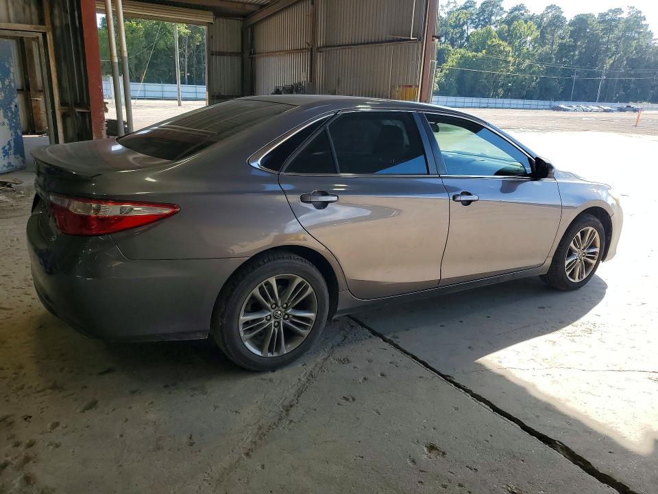 Снимка 3 от търг – 2017 TOYOTA CAMRY с VIN 4T1BF1FK6HU307596