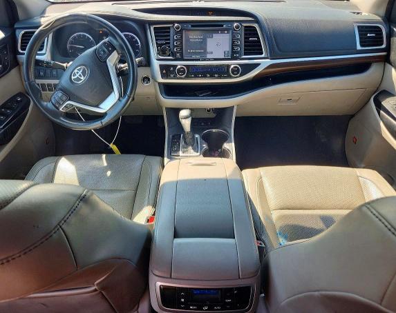 Photo 8 from auction – 2016 TOYOTA HIGHLANDER with VIN 5TDDKRFH4GS288691