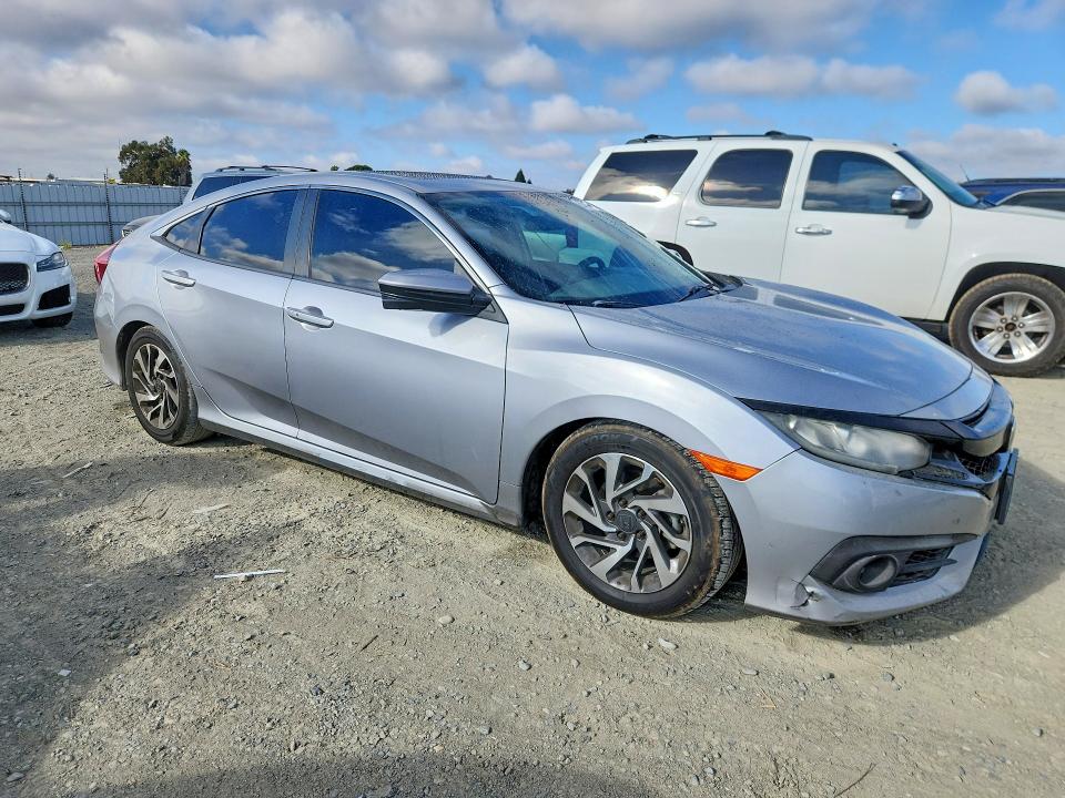 Photo 4 from auction – 2017 HONDA CIVIC with VIN 2HGFC2F73HH545443