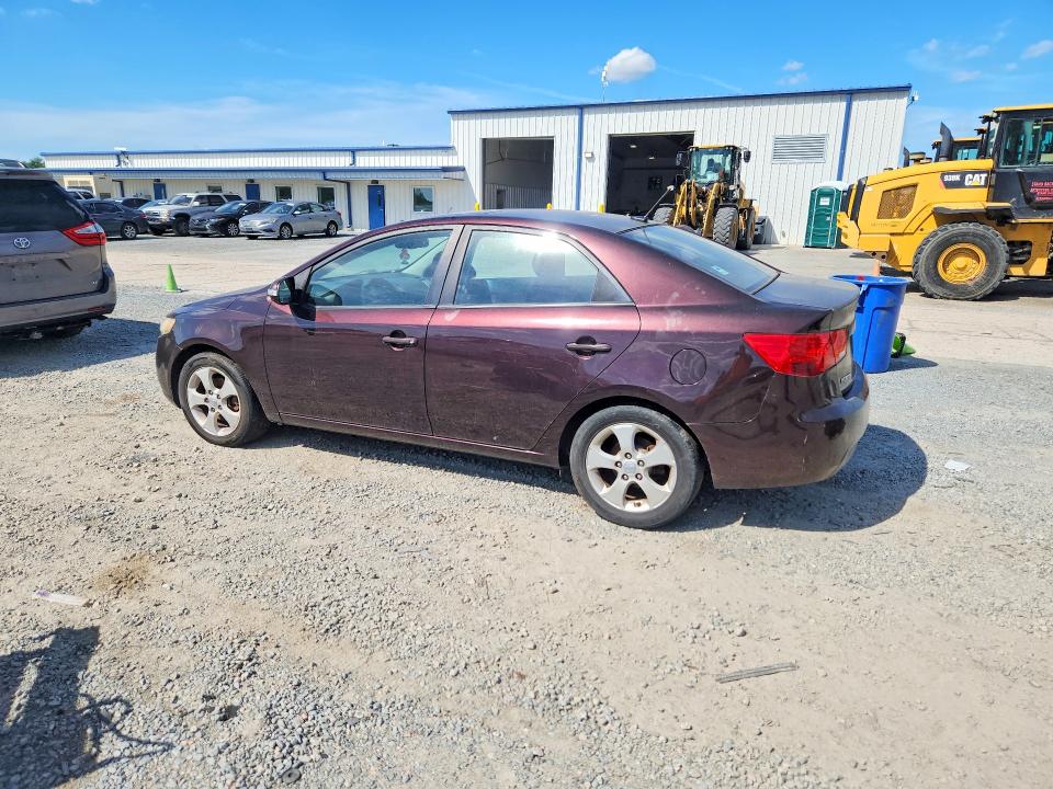 Zdjęcie 2 z aukcji – 2010 KIA FORTE z VIN KNAFU4A2XA5220947