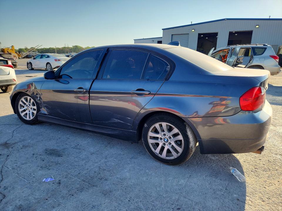 Photo 2 from auction – 2006 BMW 325 with VIN WBAVB13556KX67902