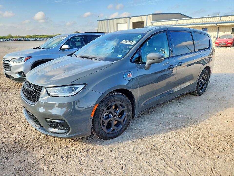 Foto 1 de la subasta – 2022 CHRYSLER PACIFICA con VIN 2C4RC1S7XNR129830