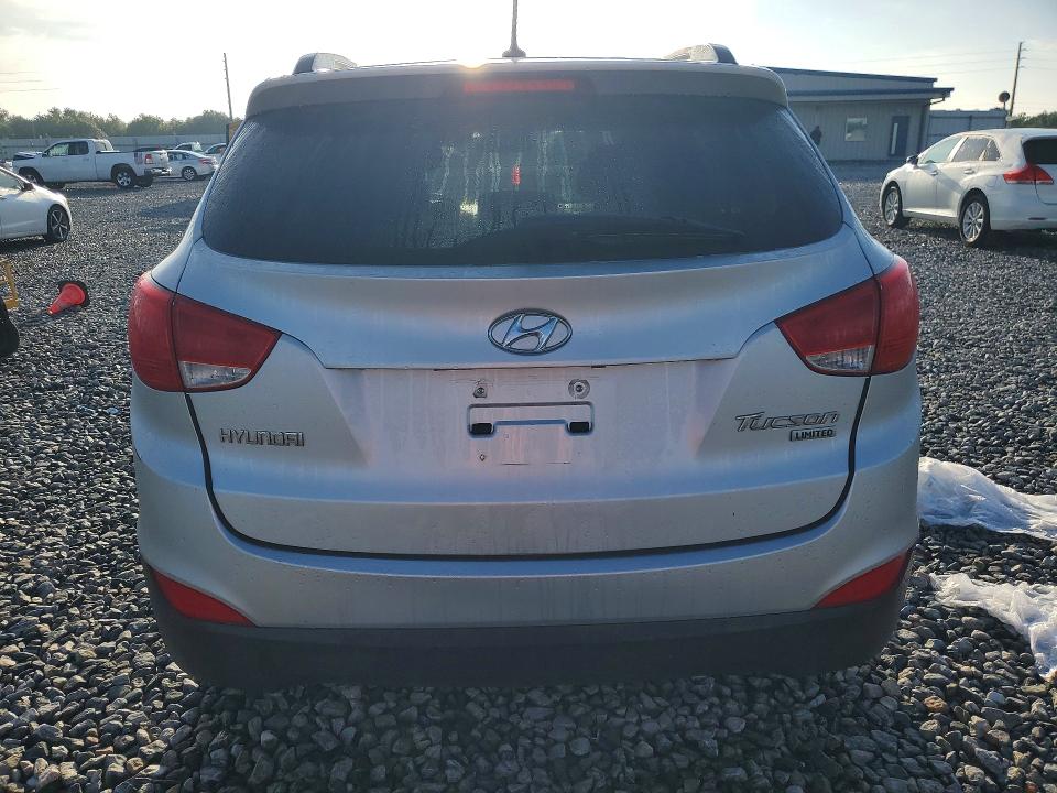 Photo 6 from auction – 2011 HYUNDAI TUCSON with VIN KM8JU3ACXBU183384