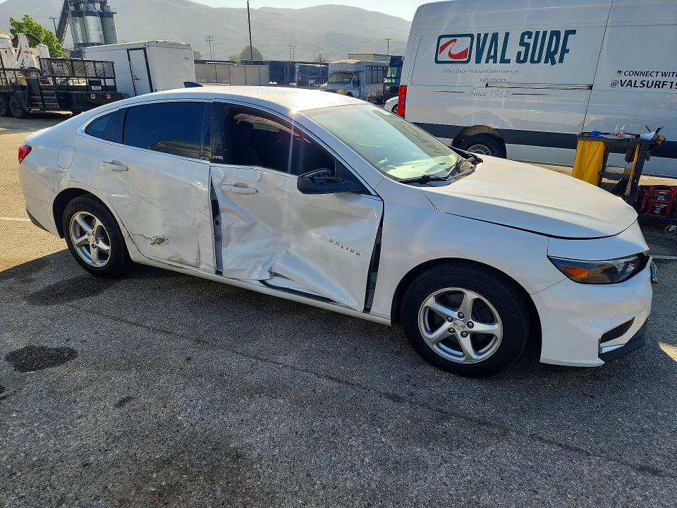 Photo 4 from auction – 2017 CHEVROLET MALIBU with VIN 1G1ZB5ST6HF239396
