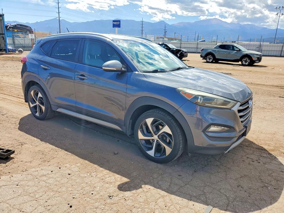 Photo 4 from auction – 2017 HYUNDAI TUCSON with VIN KM8J3CA20HU310484