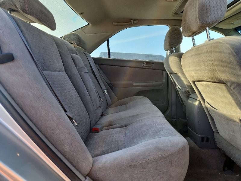 Снимка 10 от търг – 2004 TOYOTA CAMRY с VIN JTDBE32K040280499