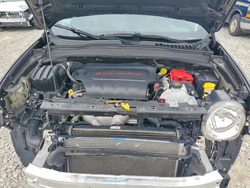 Photo 12 from auction – 2018 JEEP RENEGADE with VIN ZACCJBBB0JPJ21477