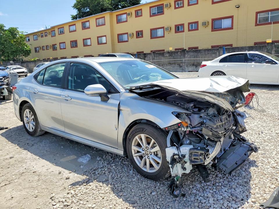 Foto 4 de la subasta – 2025 TOYOTA CAMRY con VIN 4T1DAACK9SU202540