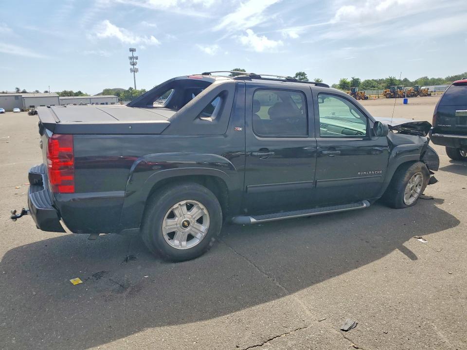 Photo 3 from auction – 2011 CHEVROLET AVALANCHE with VIN 3GNTKFE34BG168629