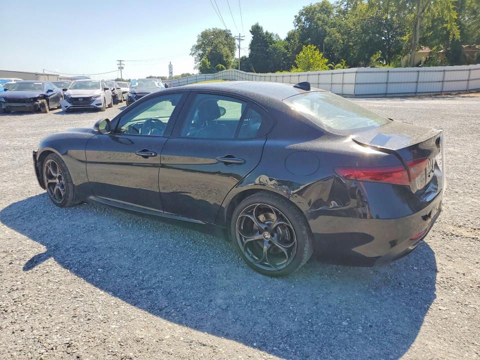 Photo 2 from auction – 2018 ALFA ROMEO GIULIA with VIN ZARFAEEN5J7597816