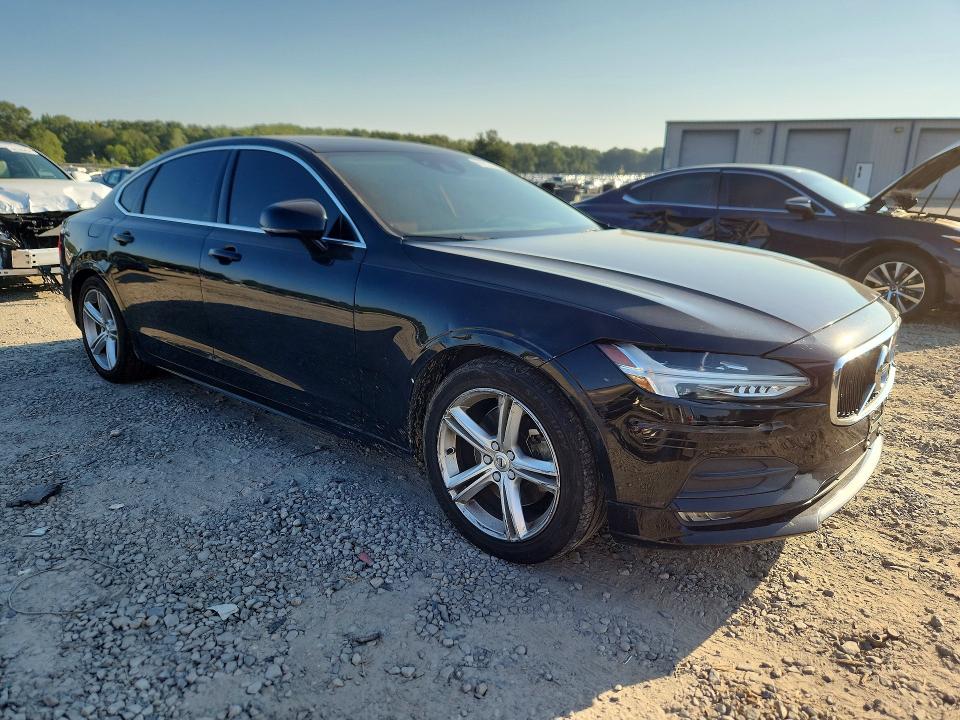 Photo 4 from auction – 2019 VOLVO S90 with VIN LVY102AK5KP097702