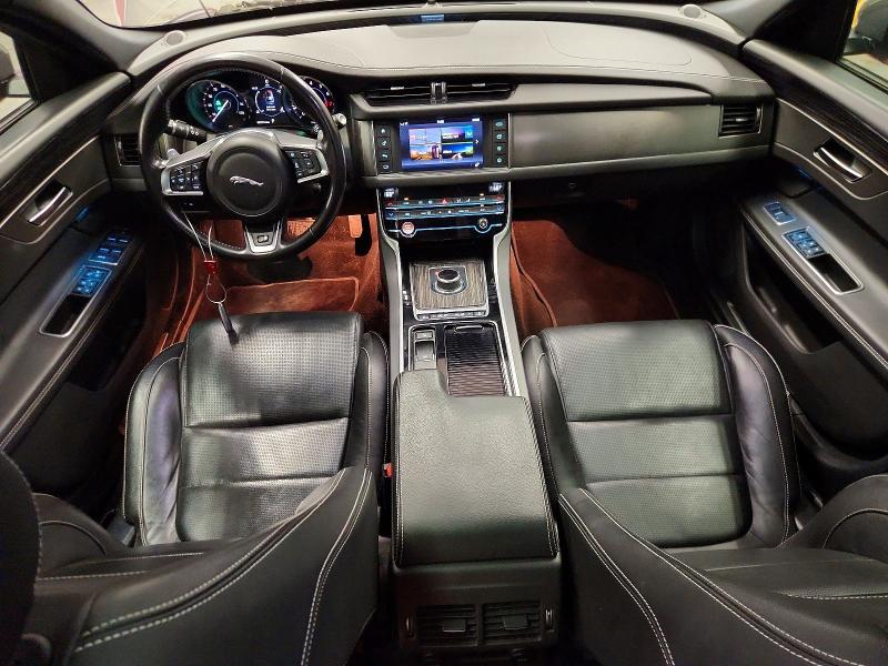 Photo 8 from auction – 2018 JAGUAR XF with VIN SAJBM2FV5JCY63888