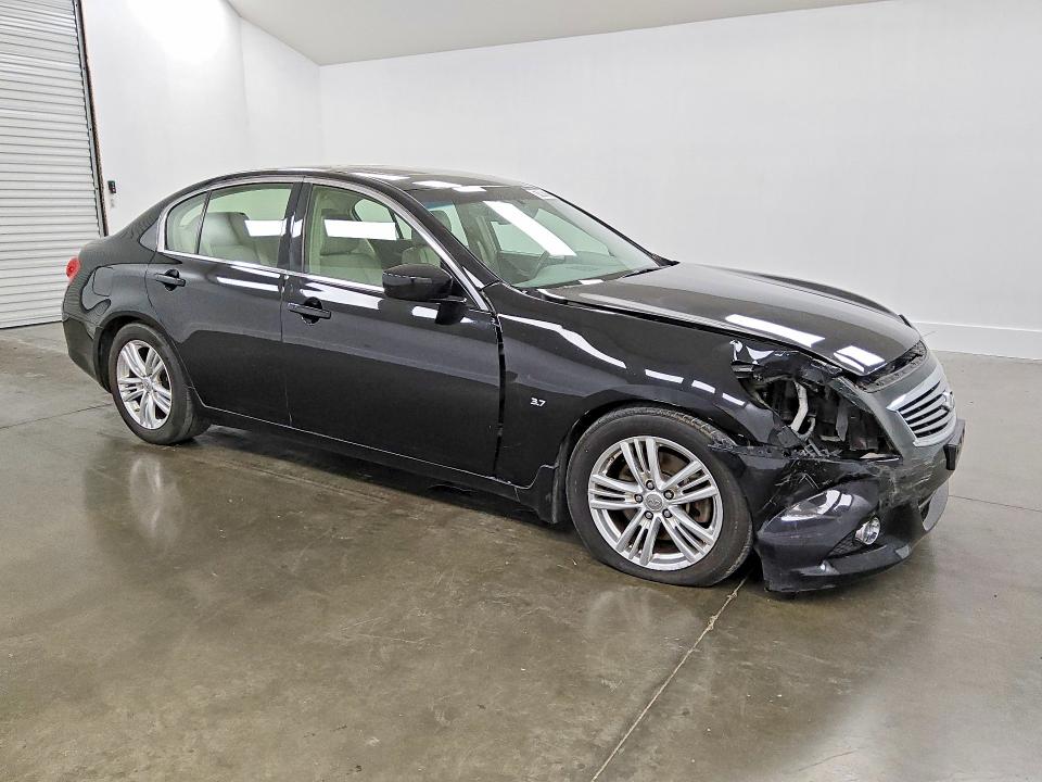 Снимка 4 от търг – 2015 INFINITI Q40 с VIN JN1CV6AP3FM580913