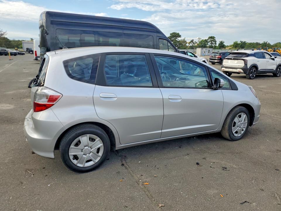 Photo 3 from auction – 2013 HONDA FIT with VIN JHMGE8H3XDC081900