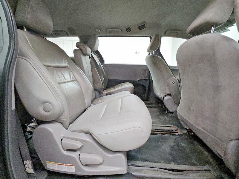 Photo 11 from auction – 2018 TOYOTA SIENNA with VIN 5TDZZ3DCXJS945085