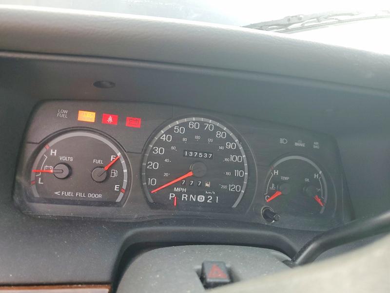 Photo 9 from auction – 2004 FORD CROWN VICTORIA with VIN 2FAFP74W84X173095
