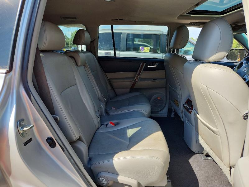 Photo 11 from auction – 2012 TOYOTA HIGHLANDER with VIN 5TDDK3EH2CS143917