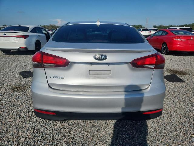 Снимка 6 от търг – 2017 KIA FORTE с VIN 3KPFK4A79HE020614
