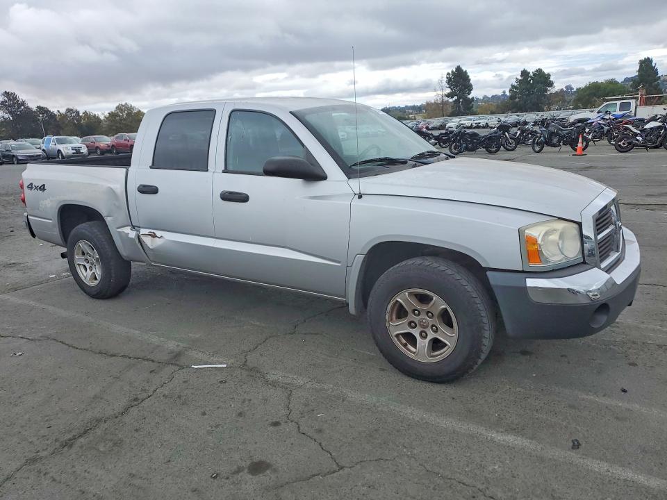 Foto 4 de la subasta – 2005 DODGE DAKOTA con VIN 1D7HW48K75S225337