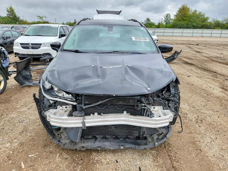 Photo 5 from auction – 2017 CHRYSLER PACIFICA with VIN 2C4RC1BG2HR854732