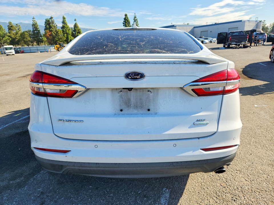 Photo 6 from auction – 2019 FORD FUSION with VIN 3FA6P0HD2KR215921