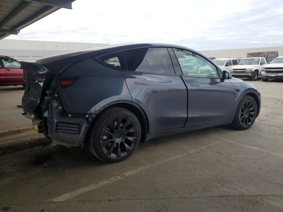 Photo 3 from auction – 2022 TESLA MODEL Y with VIN 7SAYGAEE5NF520554