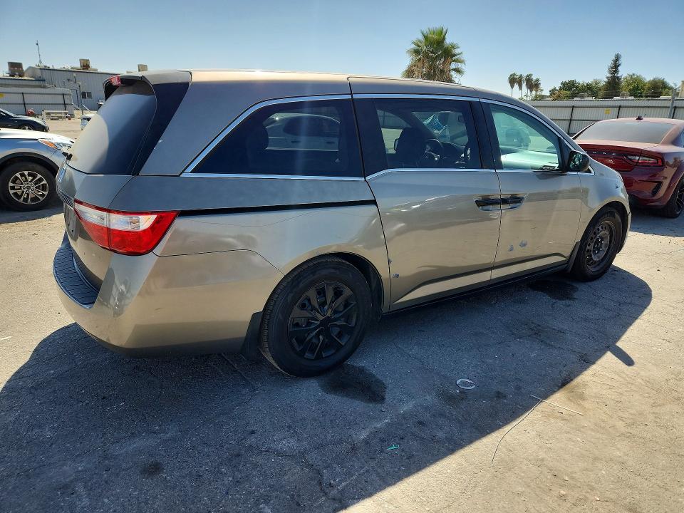 Photo 3 from auction – 2013 HONDA ODYSSEY with VIN 5FNRL5H23DB063828
