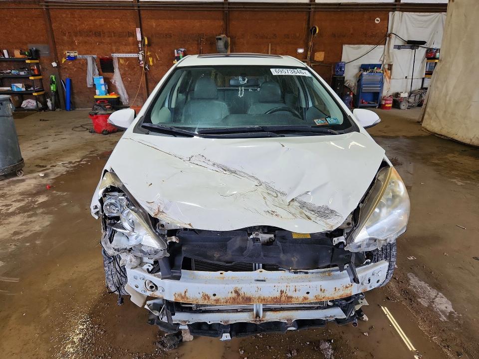 Photo 5 from auction – 2013 TOYOTA PRIUS C with VIN JTDKDTB34D1050308