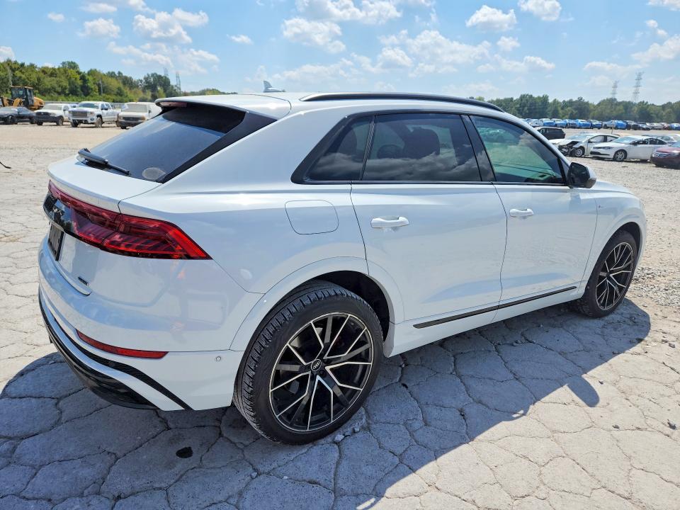 Foto 3 de la subasta – 2021 AUDI Q8 con VIN WA1EVAF18MD032443