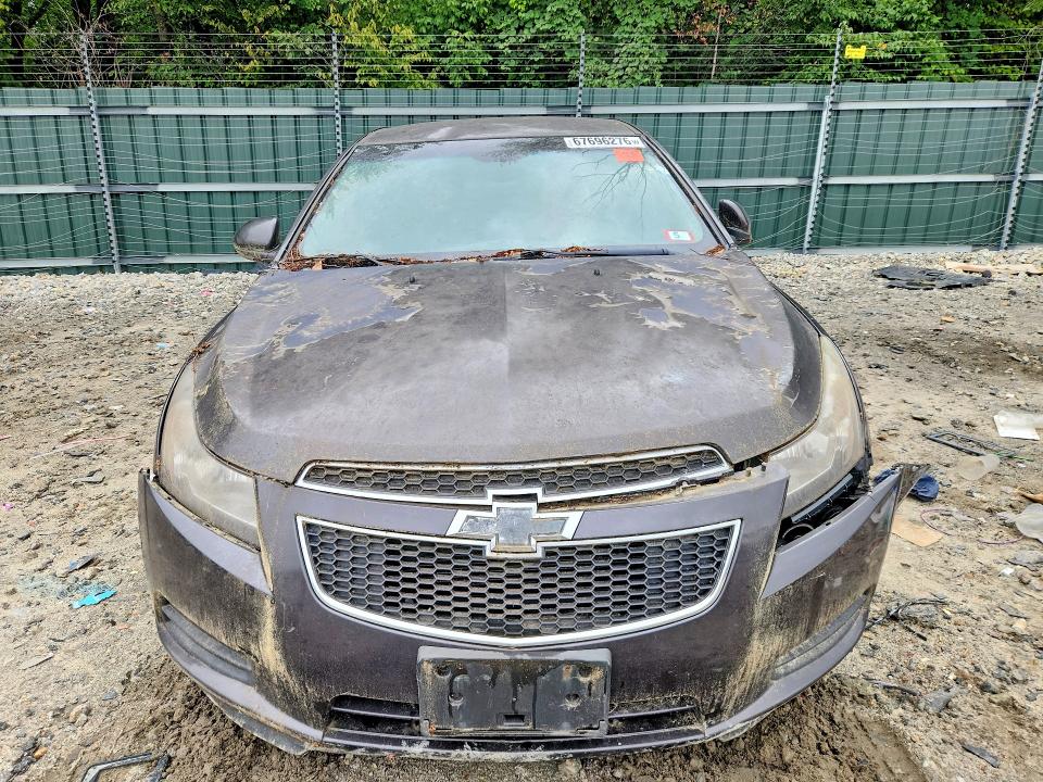 Photo 5 from auction – 2014 CHEVROLET CRUZE with VIN 1G1PC5SB0E7194652