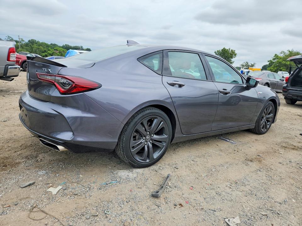 Снимка 3 от търг – 2022 ACURA TLX с VIN 19UUB5F58NA004134