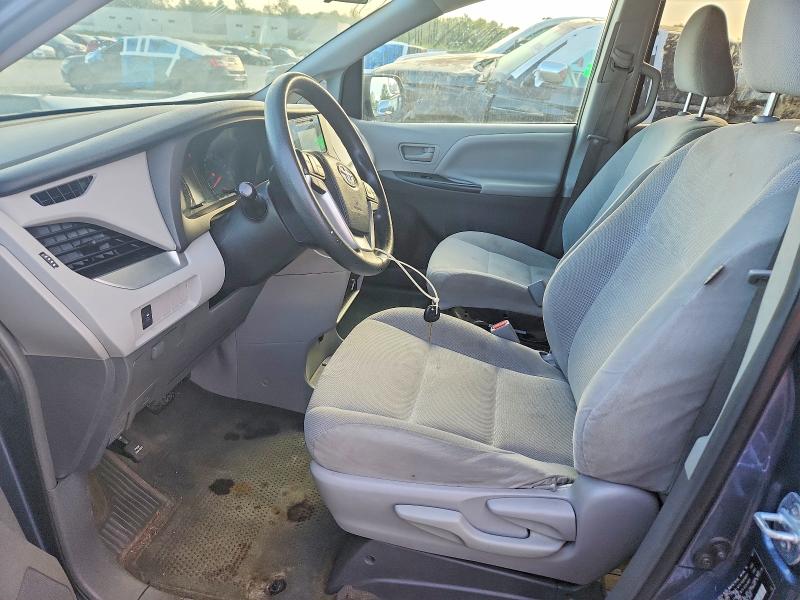 Photo 7 from auction – 2017 TOYOTA SIENNA with VIN 5TDZZ3DC9HS868767