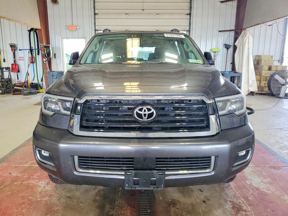 Photo 5 from auction – 2018 TOYOTA SEQUOIA with VIN 5TDBY5G1XJS157899