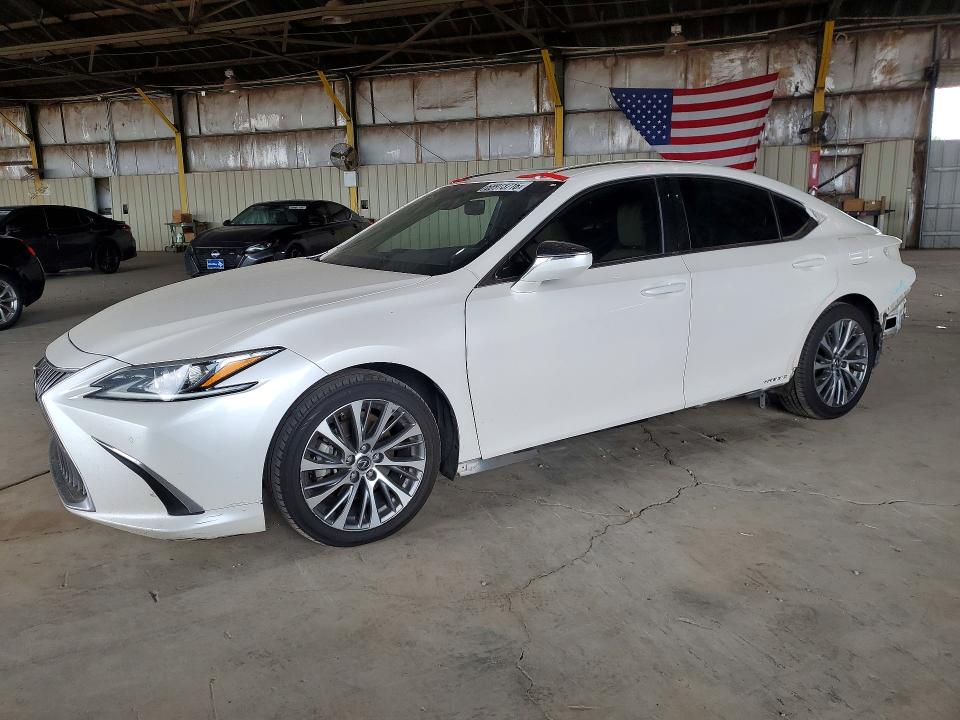 LEXUS ES 2020 مع رقم تعريف المركبة 58AD21B13LU011776 - صورة من المزاد