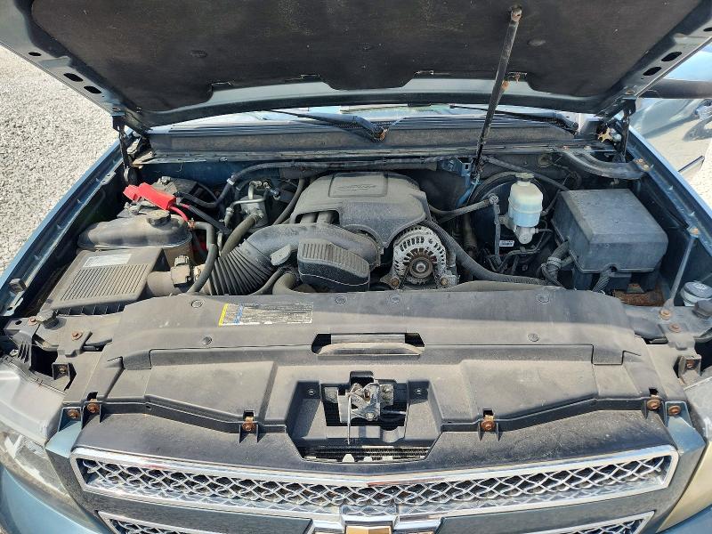Photo 11 from auction – 2010 CHEVROLET AVALANCHE with VIN 3GNVKFE01AG107056