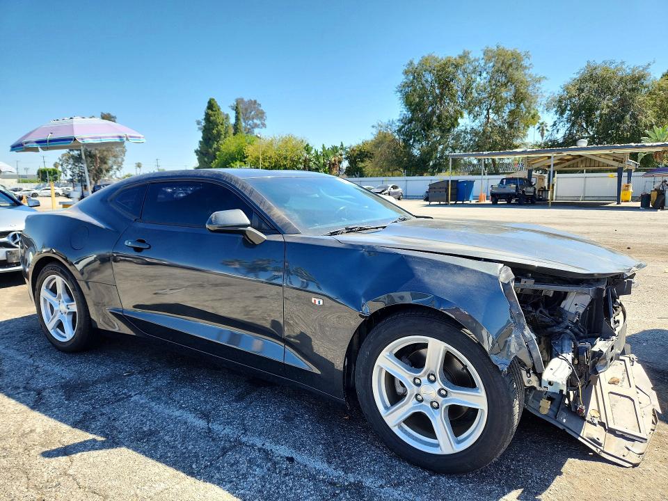 Photo 4 from auction – 2017 CHEVROLET CAMARO with VIN 1G1FB1RX2H0170150