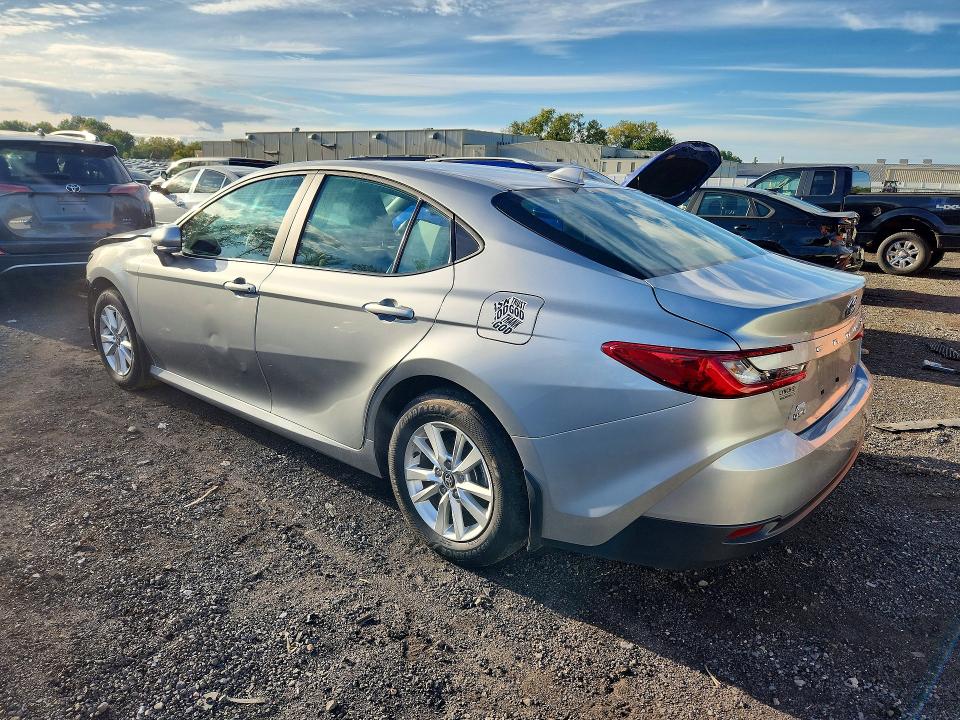 Фото 2 с аукциона – 2026 TOYOTA CAMRY с VIN 4T1DBADKXTU045131