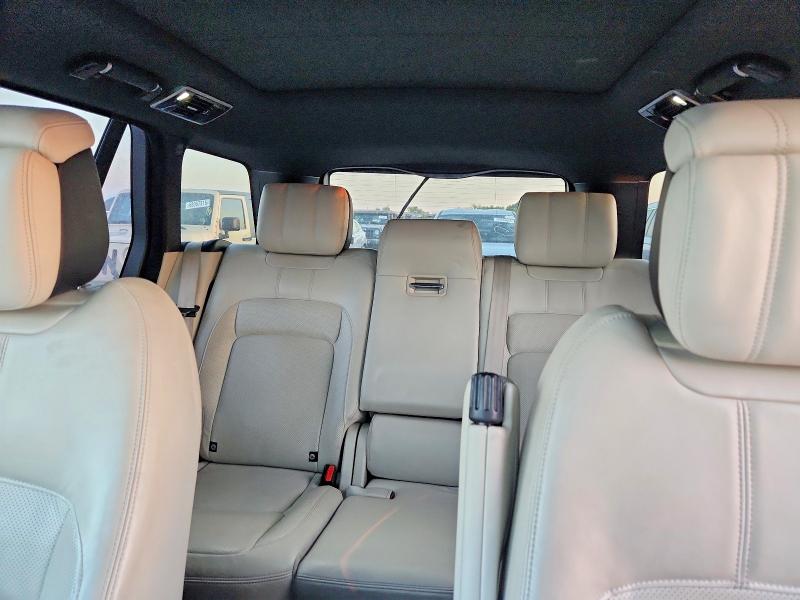 Photo 10 from auction – 2020 LAND ROVER RANGE ROVER with VIN SALGS2RU1LA590226