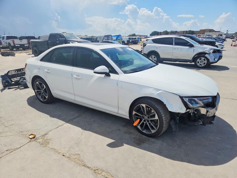 Zdjęcie 4 z aukcji – 2019 AUDI A4 z VIN WAUGMAF40KA11044