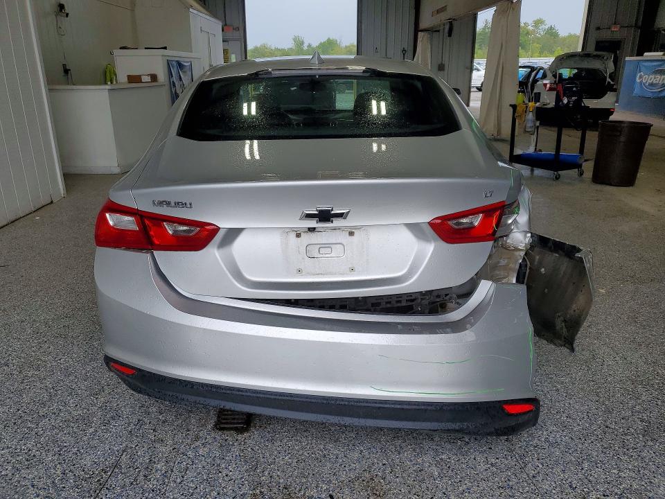 Photo 6 from auction – 2018 CHEVROLET MALIBU with VIN 1G1ZD5ST8JF118904