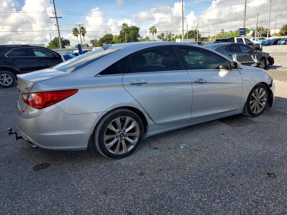 Photo 3 from auction – 2012 HYUNDAI SONATA with VIN 5NPEC4AB5CH477843