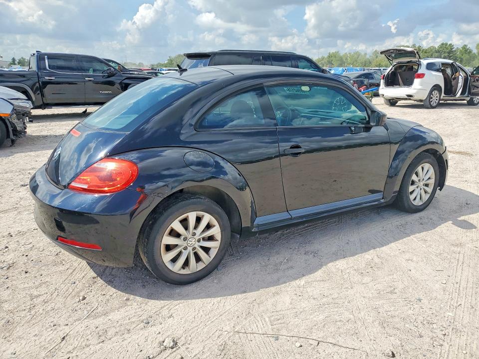 Photo 3 from auction – 2013 VOLKSWAGEN BEETLE with VIN 3VWFP7AT0DM659350
