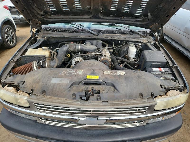 Photo 11 from auction – 2000 CHEVROLET SILVERADO with VIN 1GCEC14W3YZ272521