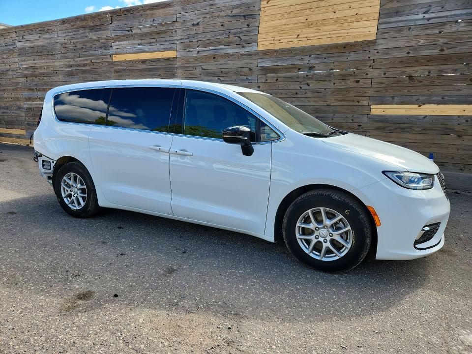 Photo 4 from auction – 2026 CHRYSLER PACIFICA with VIN 2C4RC1BG3TR212786