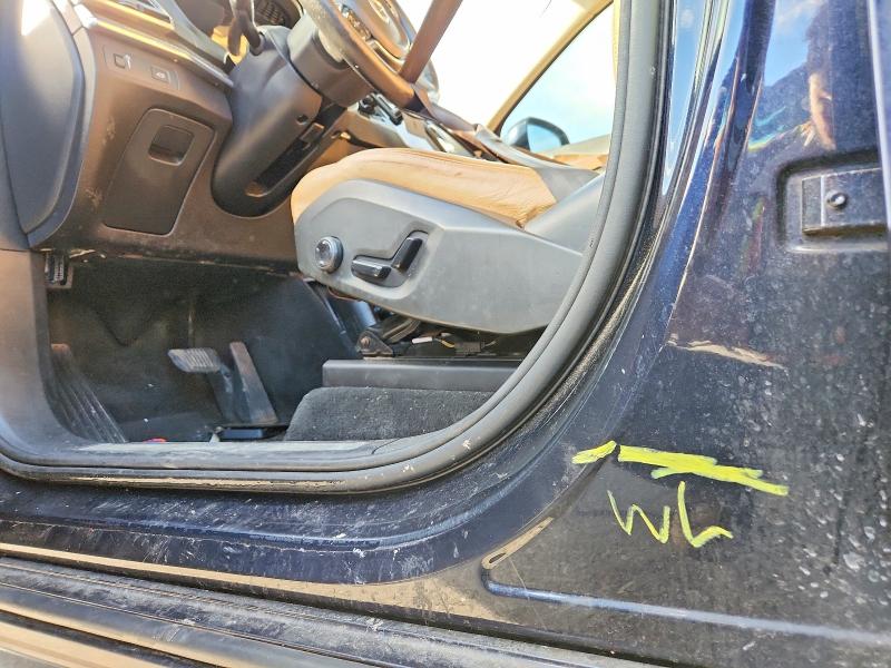 Photo 13 from auction – 2016 VOLVO XC90 with VIN YV4A22PK4G1052363