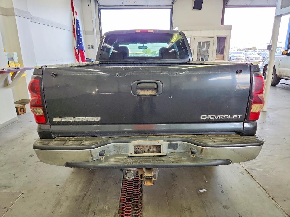 Photo 6 from auction – 2004 CHEVROLET SILVERADO with VIN 1GCEK19TX4E133120
