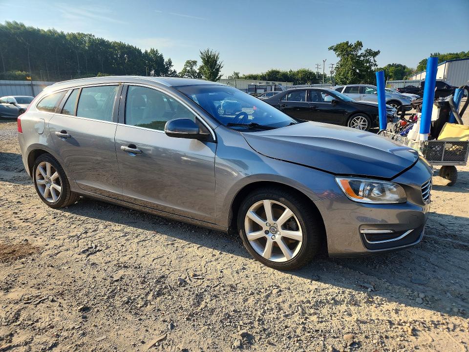 Photo 4 from auction – 2017 VOLVO V60 with VIN YV140MEK8H1358286