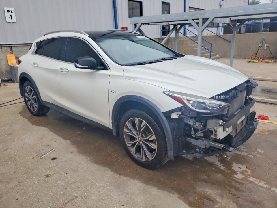 Снимка 4 от търг – 2017 INFINITI QX30 с VIN SJKCH5CRXHA032907