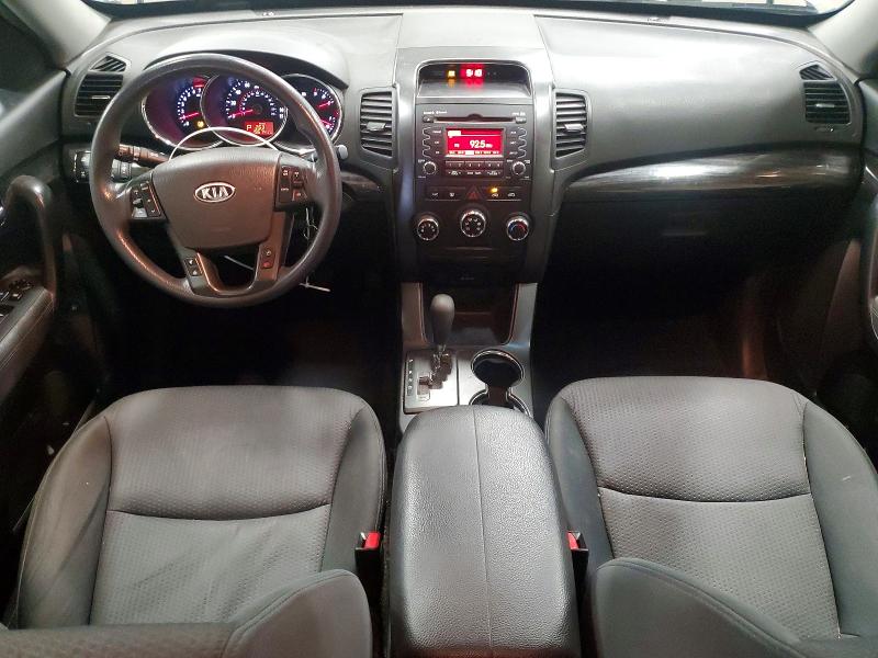 Photo 8 from auction – 2012 KIA SORENTO with VIN 5XYKTCA68CG225849